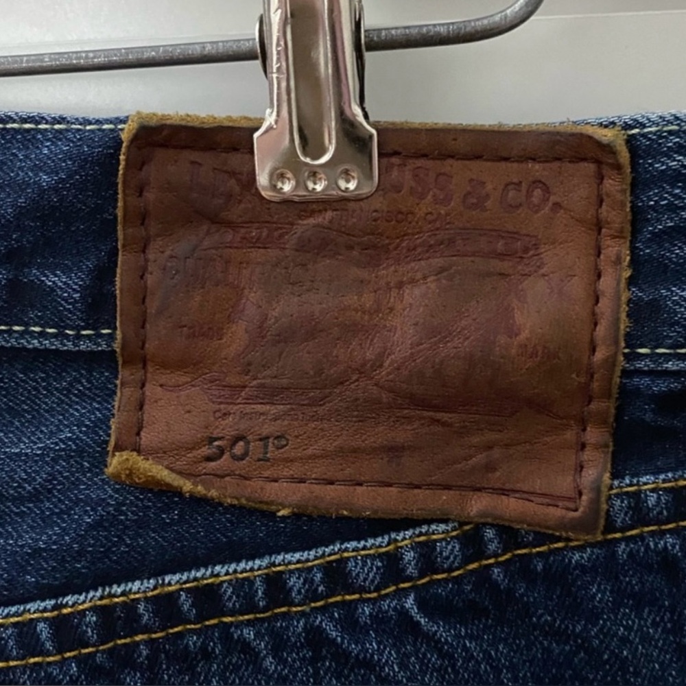 VINTAGE LEVI'S 501 JEANS
BUTTON FLY - Picture 9 of 9